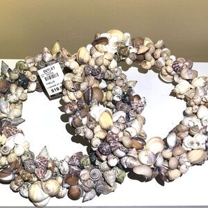 NWT Seashell Variety Wreath. 2 Available. Measures approx 10 1/2” Across.